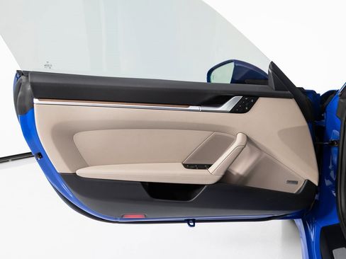 Certified 2025 Porsche 911 Carrera image 27