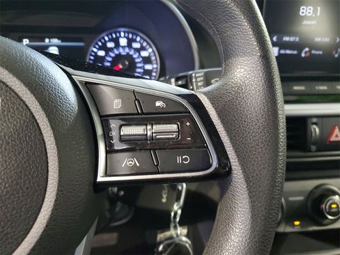 Certified 2022 Kia Forte LXS w/ LXS Technology Package image 21