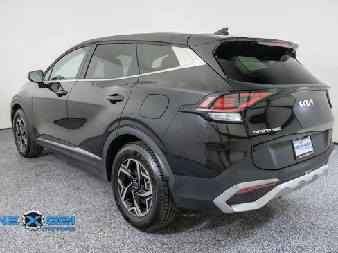 Used 2025 Kia Sportage LX FWD image 5