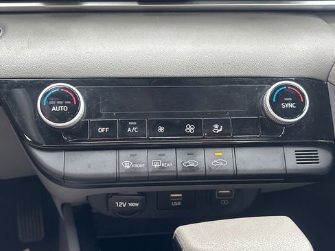 Used 2021 Hyundai Elantra SEL image 12