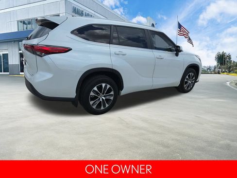 Used 2023 Toyota Highlander XLE FWD image 5