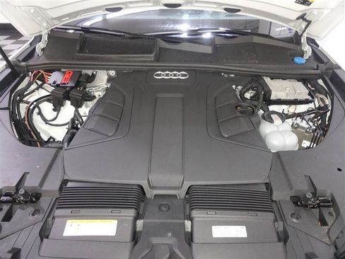 Used 2019 Audi Q7 3.0T Prestige w/ Prestige Package AWD/4WD image 12