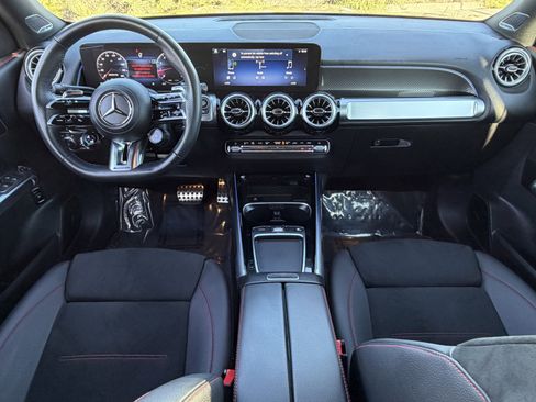 Used 2025 Mercedes-Benz GLB 35 AMG 4MATIC image 32