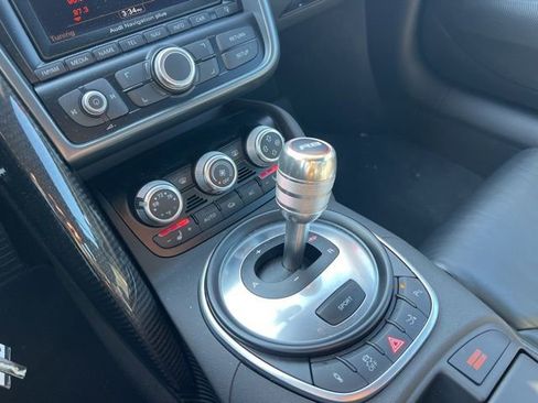 Used 2011 Audi R8 V10 image 12