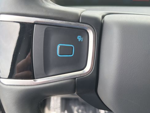 Used 2025 Ford Expedition Active AWD/4WD image 19