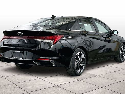 Used 2022 Hyundai Elantra SEL w/ Convenience + Premium Package image 11