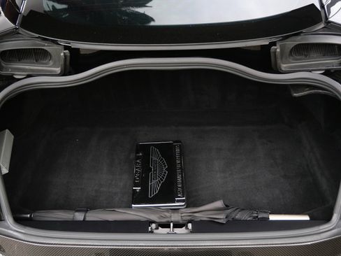 Used 2019 Aston Martin DBS Superleggera image 31