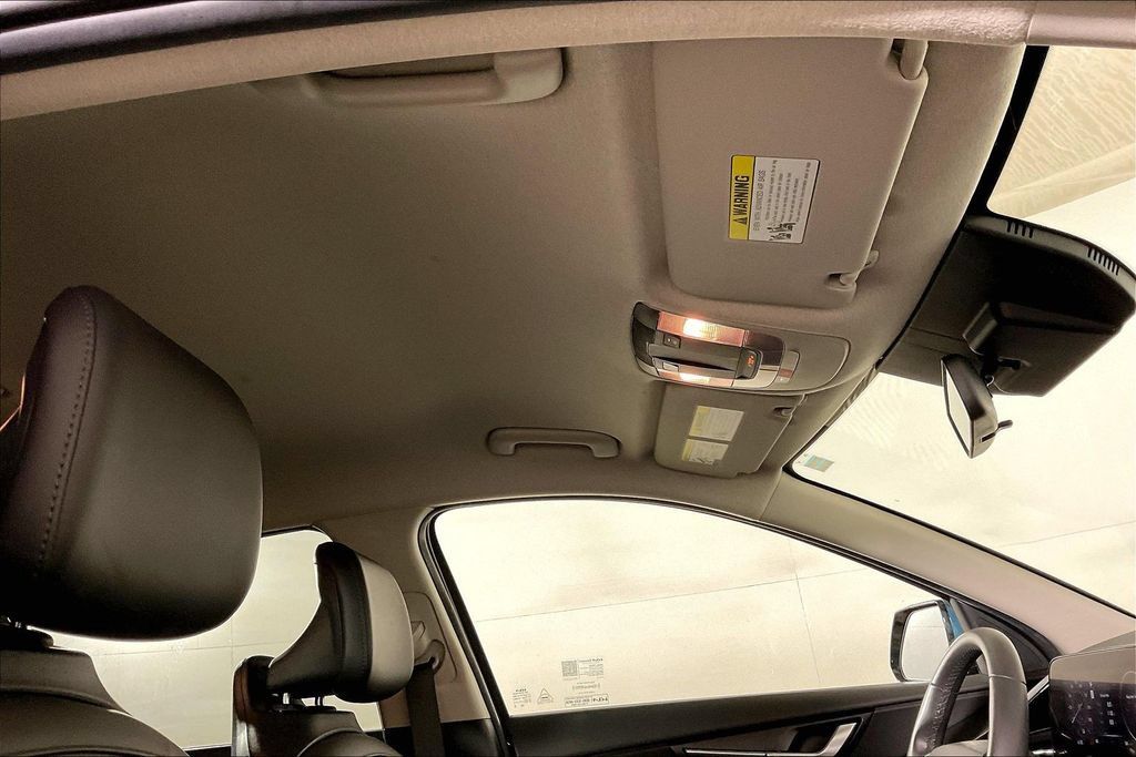 Used 2023 Kia Niro Wind FWD image 29