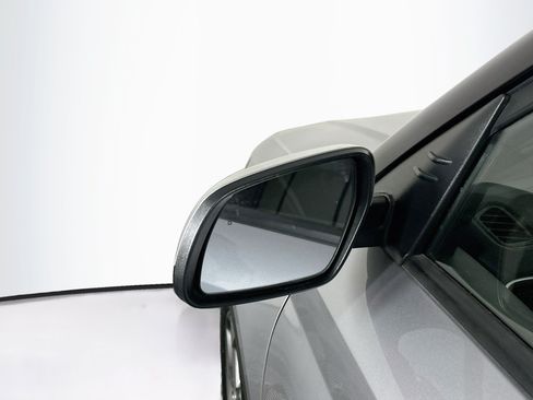 Used 2025 Hyundai Venue SEL FWD image 16