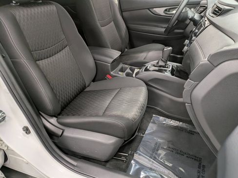 Used 2018 Nissan Rogue SV w/ Premium Package image 28