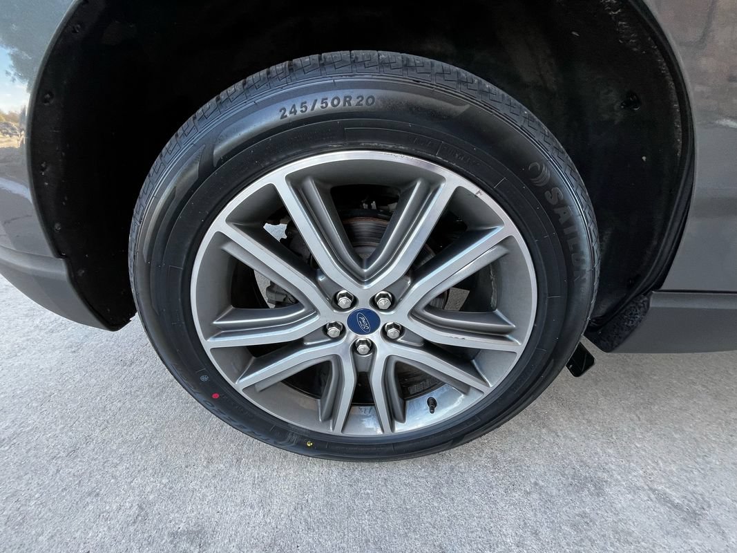 Used 2020 Ford Edge Titanium w/ Class II Trailer Tow Package AWD/4WD image 26