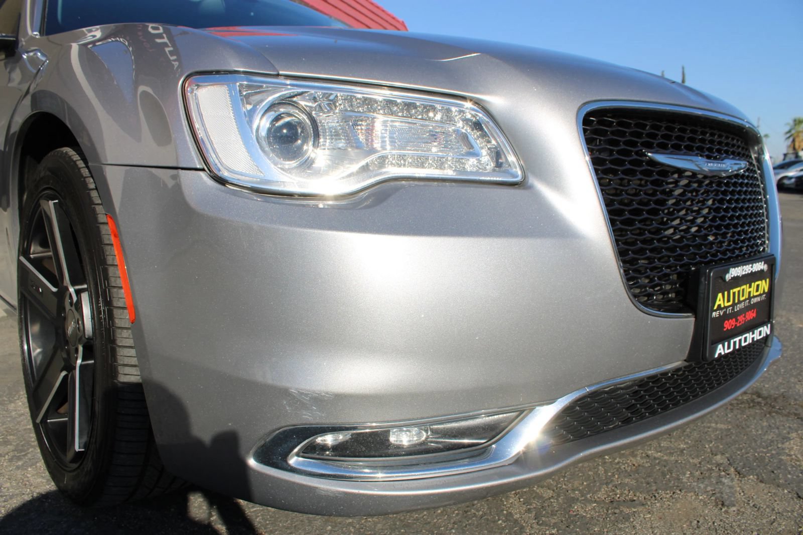 Used 2016 Chrysler 300 C RWD image 5