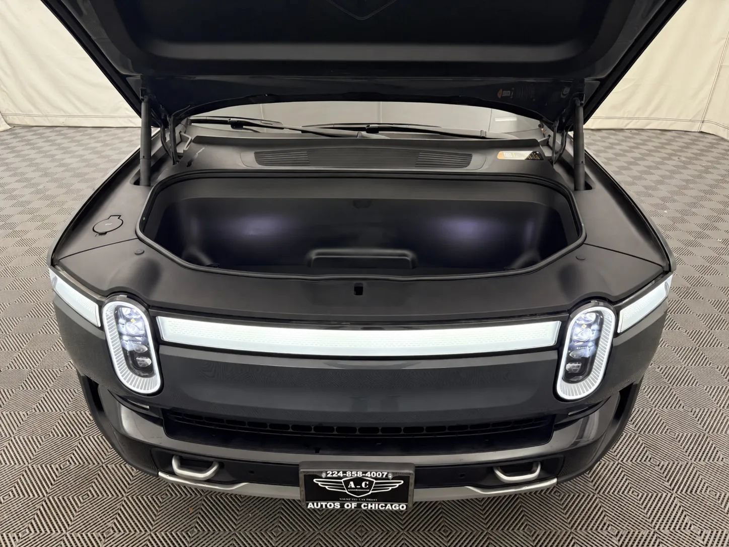Used 2024 Rivian R1S Adventure Quad AWD/4WD image 50
