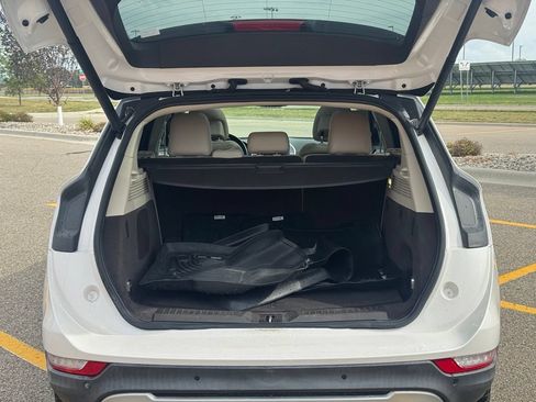 Used 2018 Lincoln MKC Select w/ Select Plus Package AWD/4WD image 35