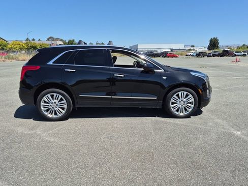 Used 2019 Cadillac XT5 Premium Luxury w/ Driver Assist Package AWD/4WD image 2