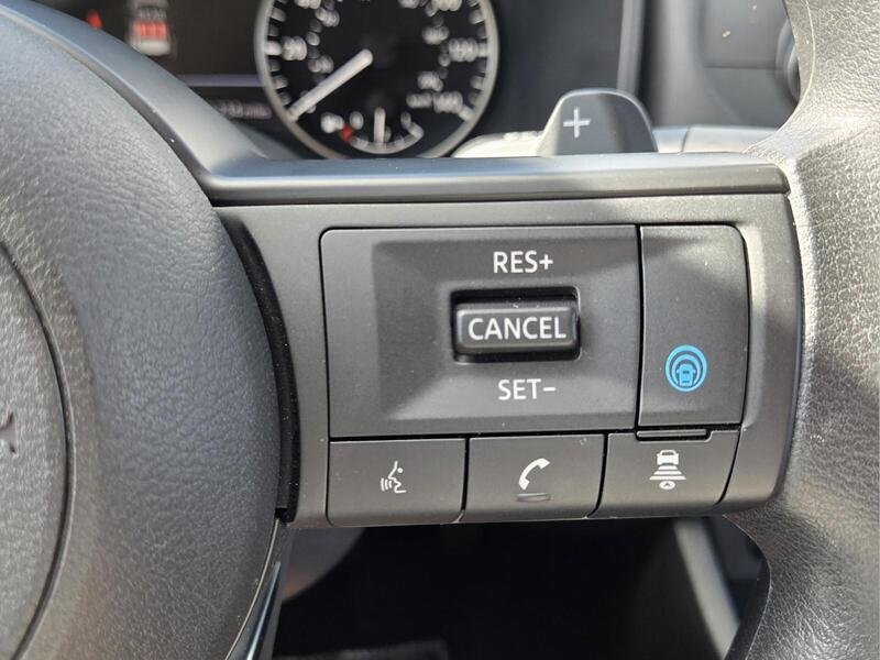 Used 2024 Nissan Rogue SV FWD image 32