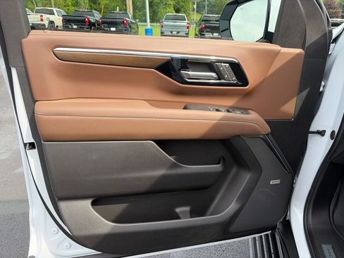 New 2026 Chevrolet Tahoe High Country AWD/4WD image 12