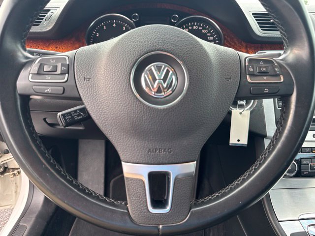 Used 2011 Volkswagen CC Lux FWD image 16
