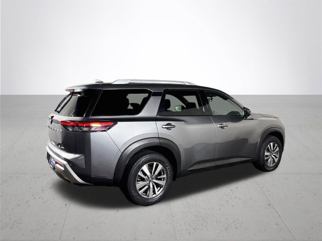 Used 2022 Nissan Pathfinder SL AWD/4WD image 6