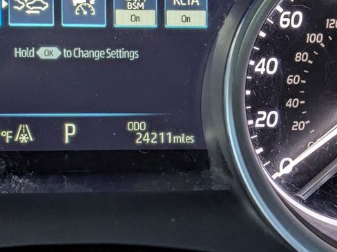 Used 2023 Toyota Camry XLE w/ Cold Weather Package image 19