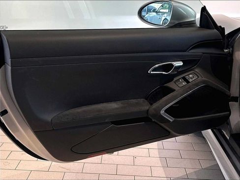 Used 2018 Porsche 718 Cayman GTS RWD image 26