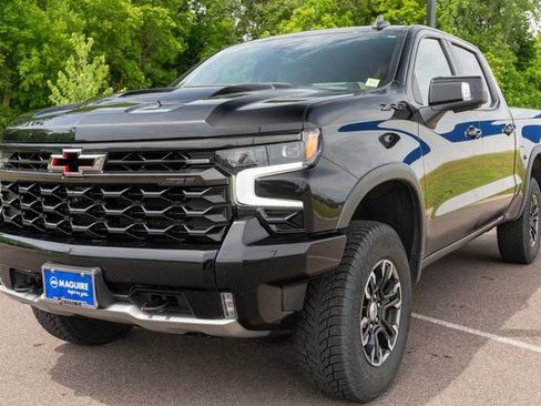 Used 2023 Chevrolet Silverado 1500 ZR2 w/ Technology Package AWD/4WD image 2
