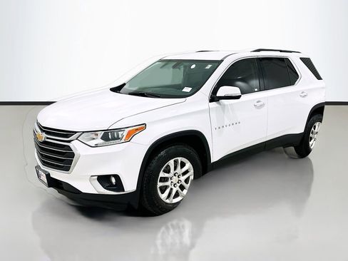 Used 2020 Chevrolet Traverse LT w/ LPO, Cargo Package FWD image 3