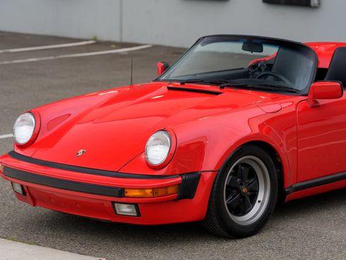 Used 1989 Porsche 911 Carrera RWD image 40