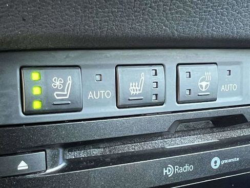 Used 2020 Lexus ES 300h Ultra Luxury w/ Accessory Package image 35