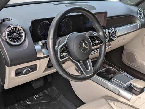 Certified 2022 Mercedes-Benz GLB 250 4MATIC w/ Premium Package Lite image 10