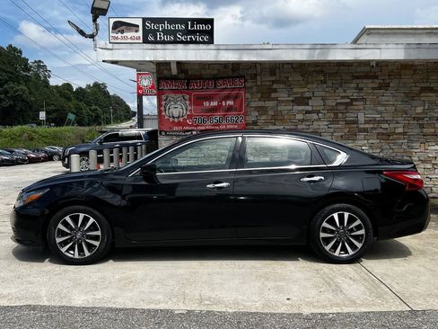 Used 2017 Nissan Altima 2.5 SV FWD image 3