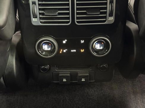 Used 2018 Land Rover Range Rover HSE image 11