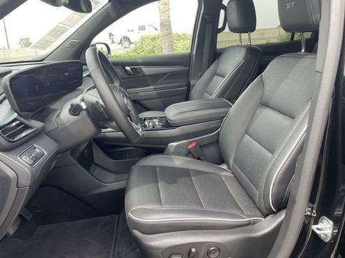Certified 2025 Buick Enclave Sport Touring FWD image 18