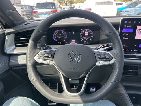 New 2026 Volkswagen Tiguan SE R-Line AWD/4WD image 21