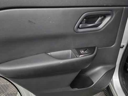 Certified 2025 Nissan Rogue S image 16