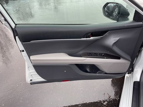 Certified 2023 Toyota Camry SE image 18