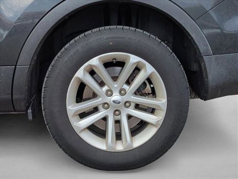 Used 2015 Ford Explorer XLT w/ Equipment Group 202A image 14