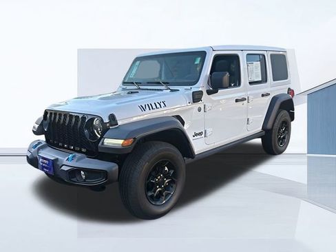 Used 2023 Jeep Wrangler Unlimited w/ Sun & Screen Package image 7