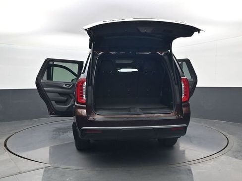 Used 2023 GMC Yukon SLT w/ SLT Luxury Package AWD/4WD image 33