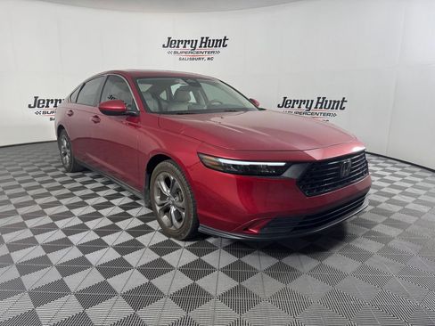 Used 2023 Honda Accord EX image 6