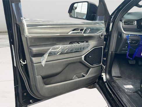 New 2026 Jeep Grand Wagoneer Limited AWD/4WD image 17