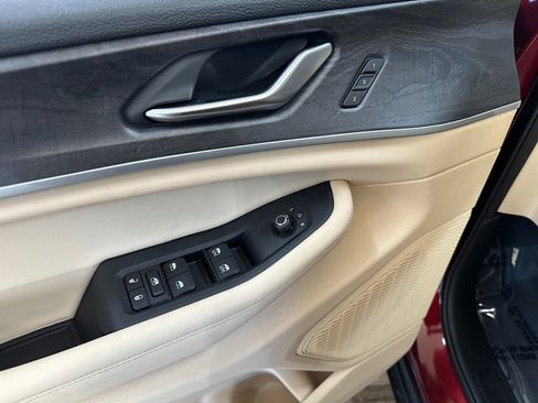 New 2025 Jeep Grand Cherokee Limited w/ Black Appearance Package image 12