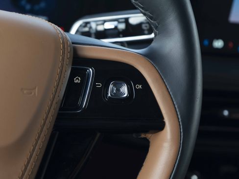Used 2025 Lincoln Aviator Black Label AWD/4WD image 21
