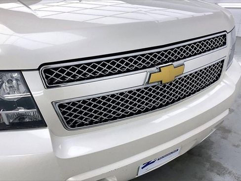 Used 2013 Chevrolet Suburban LTZ image 31