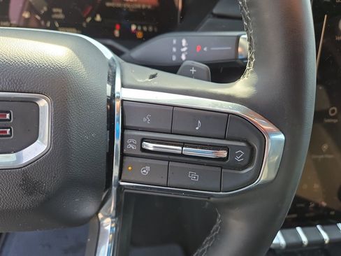 Used 2025 GMC Acadia Elevation image 20