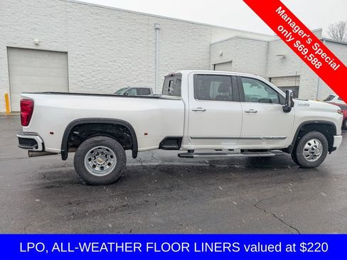 Used 2024 Chevrolet Silverado 3500 High Country w/ High Country Premium Package AWD/4WD image 8