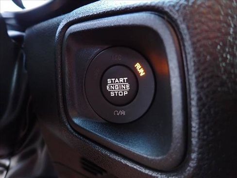 Used 2024 Jeep Wrangler Unlimited w/ Convenience Group AWD/4WD image 19
