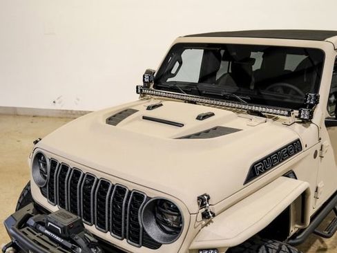 Used 2025 Jeep Wrangler Unlimited Rubicon w/ Technology Group image 6