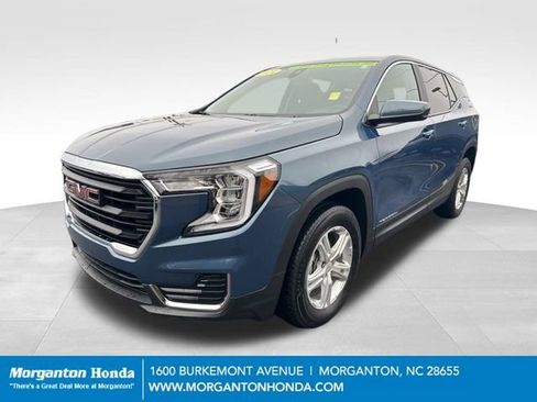 Used 2024 GMC Terrain SLE image 3