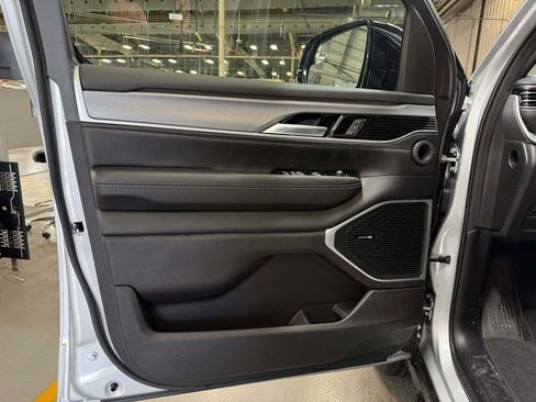 New 2026 Jeep Grand Wagoneer L Limited image 19